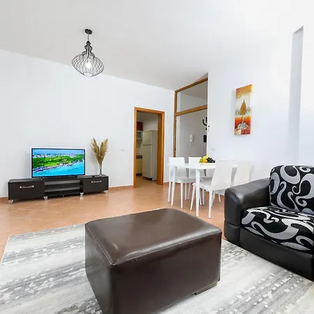 2 1 Apartment *